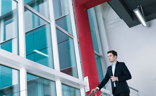 變更法人需要股東會決議嗎？具體流程有哪些？